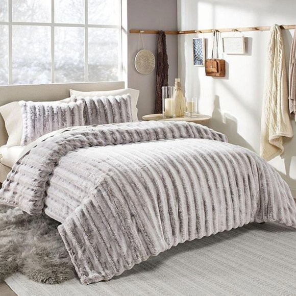 UGG Bedding Ugg Wilder King Comforter Set In Size King Poshmark